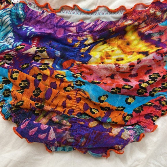 Luli Fama Swimwear Bikini (Top:Large) (Bottom: Medium) Triangle Top Wavey Bottom - Picture 4 of 5